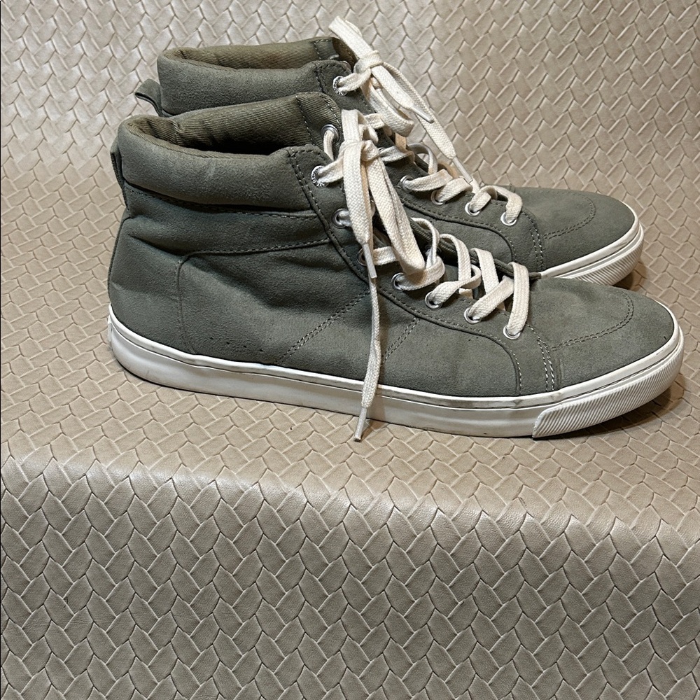 Old Navy size 9 Olive Green Women’s Sneakers